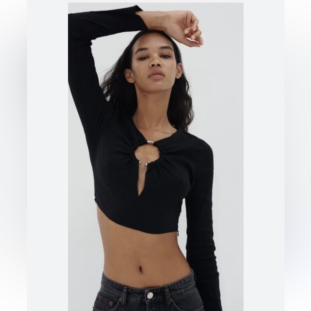 New Zara black crop top with ring detail size X Small NWT